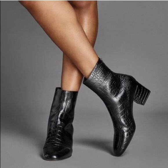 Tamara Mellon Vadim Leather Croc Bootie Size 39 or US 9 - Picture 1 of 15